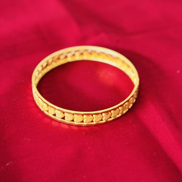 Gold plated filigree heart design bangle for women