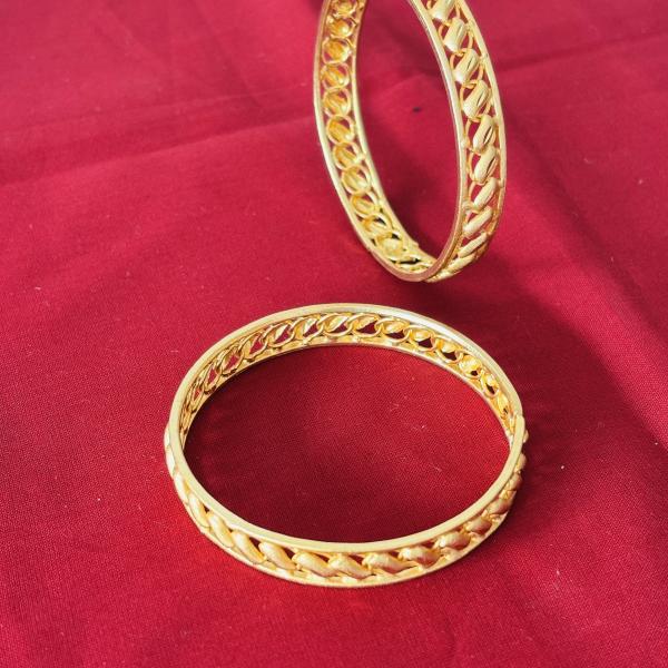 Gold plated filigree design bangle for women